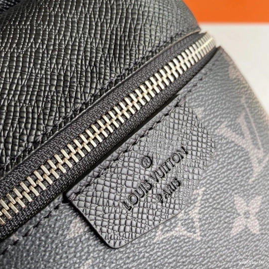 WIS VUITTON OUTDOOR BACKPACK LOUIS 1123